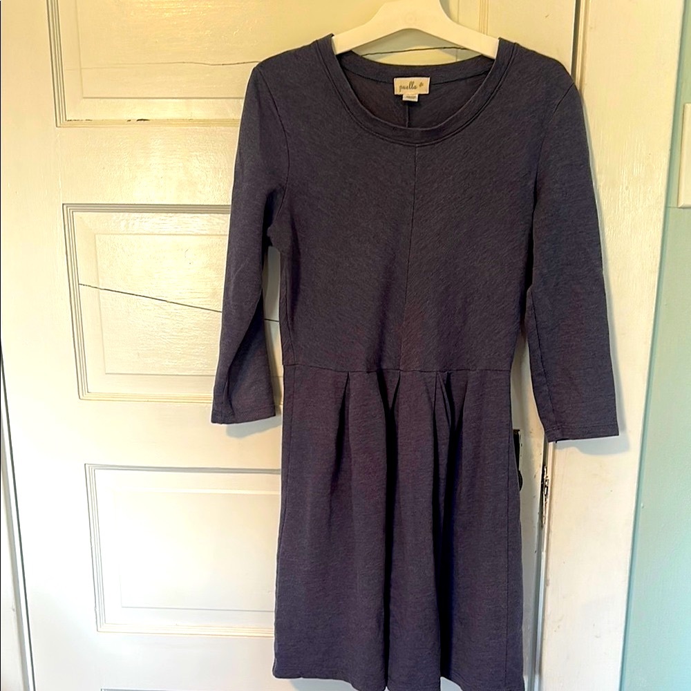 Puella- Like new long sleeve dress with cute pleating.